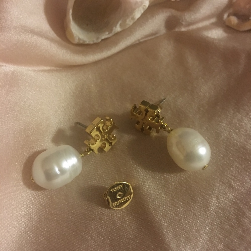 Tory Burch cultured drop earrings